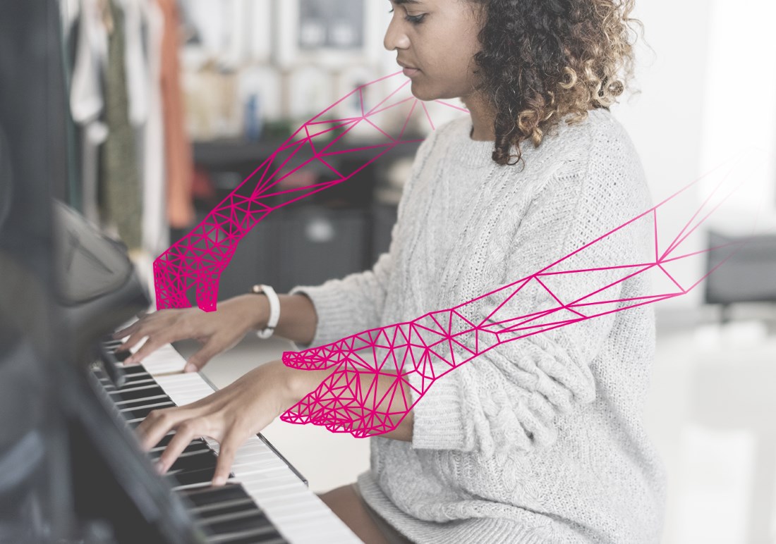 Image of a woman playing the piano, with the help of imaginary roboter arms